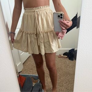 Super cute summer skirt size small !!